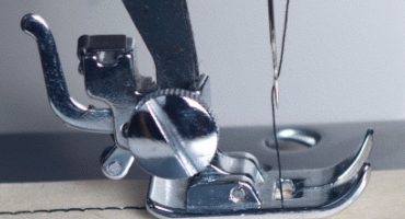 Aanpassing en aanpassing van de naaimachine